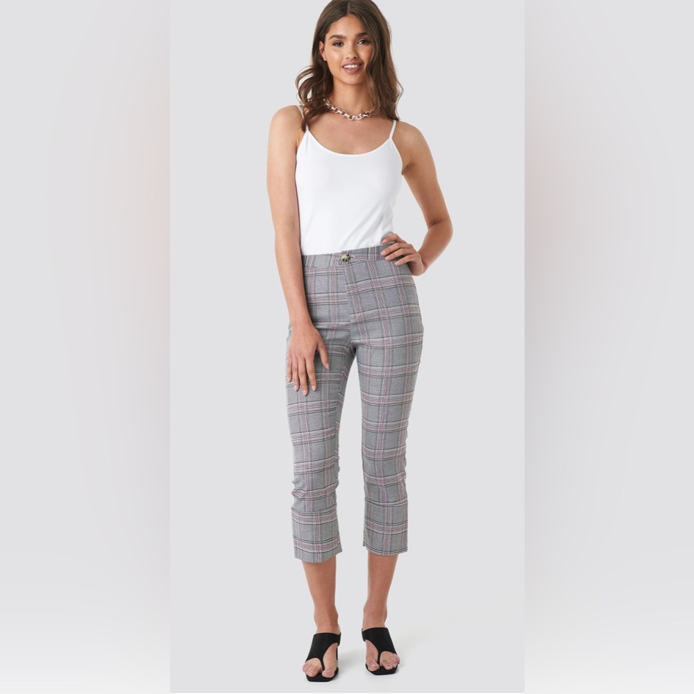 NA-KD Cropped Plaid Pants